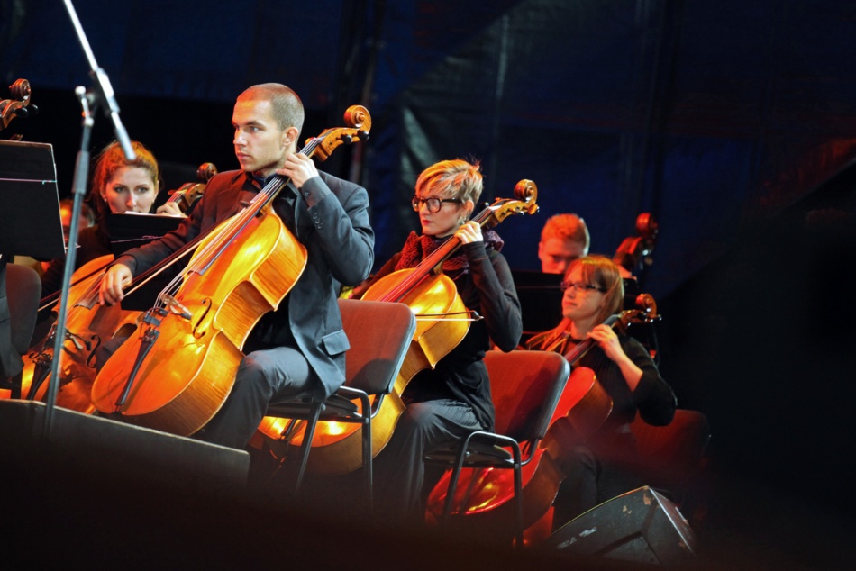 Киноквиз, мелодии на гитаре, аудиовизуальный перфоманс и история любви Грибоедова: бесплатные мероприятия в Петербурге 11-17 января